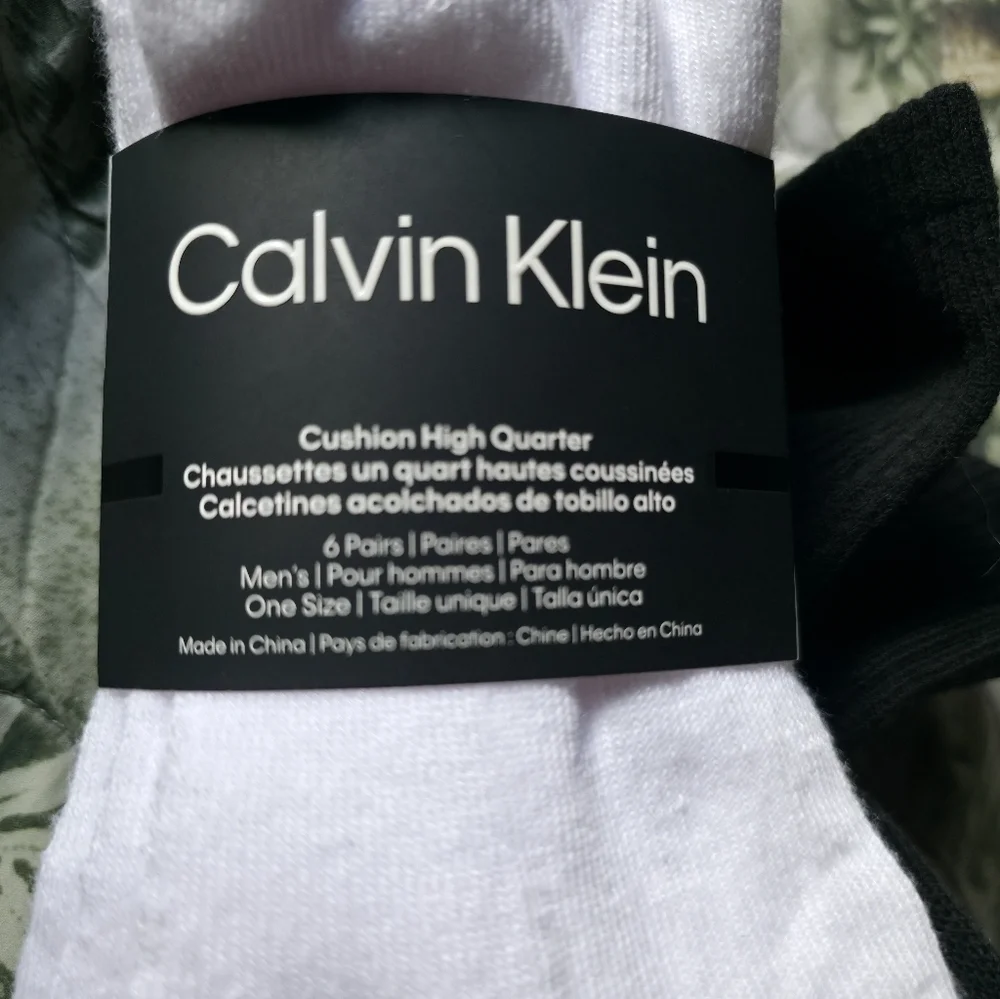 17 Pairs Of Hanes, Calvin Klein, Nike, Tommy Hilfiger Socks